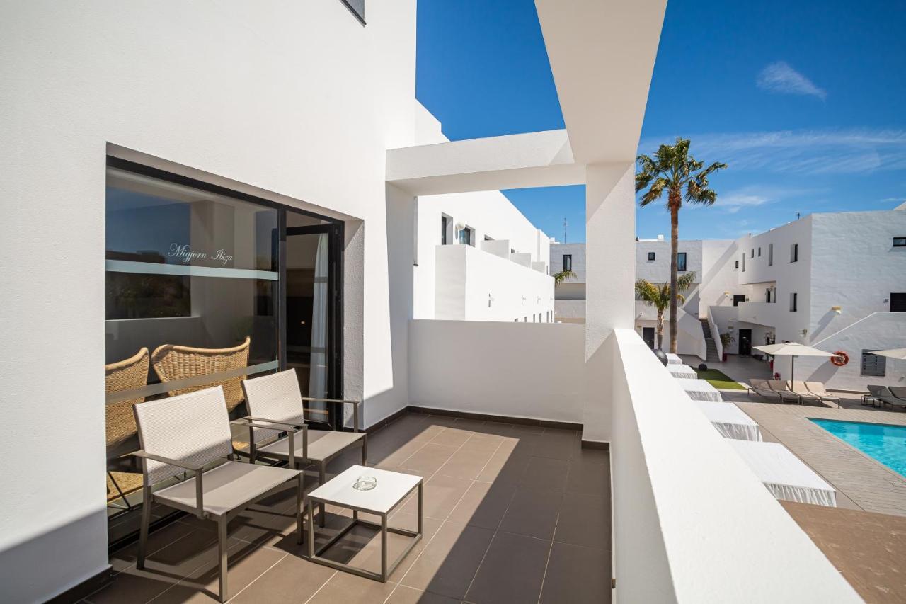 Migjorn Ibiza Suites & Spa Playa d'en Bossa Exteriör bild