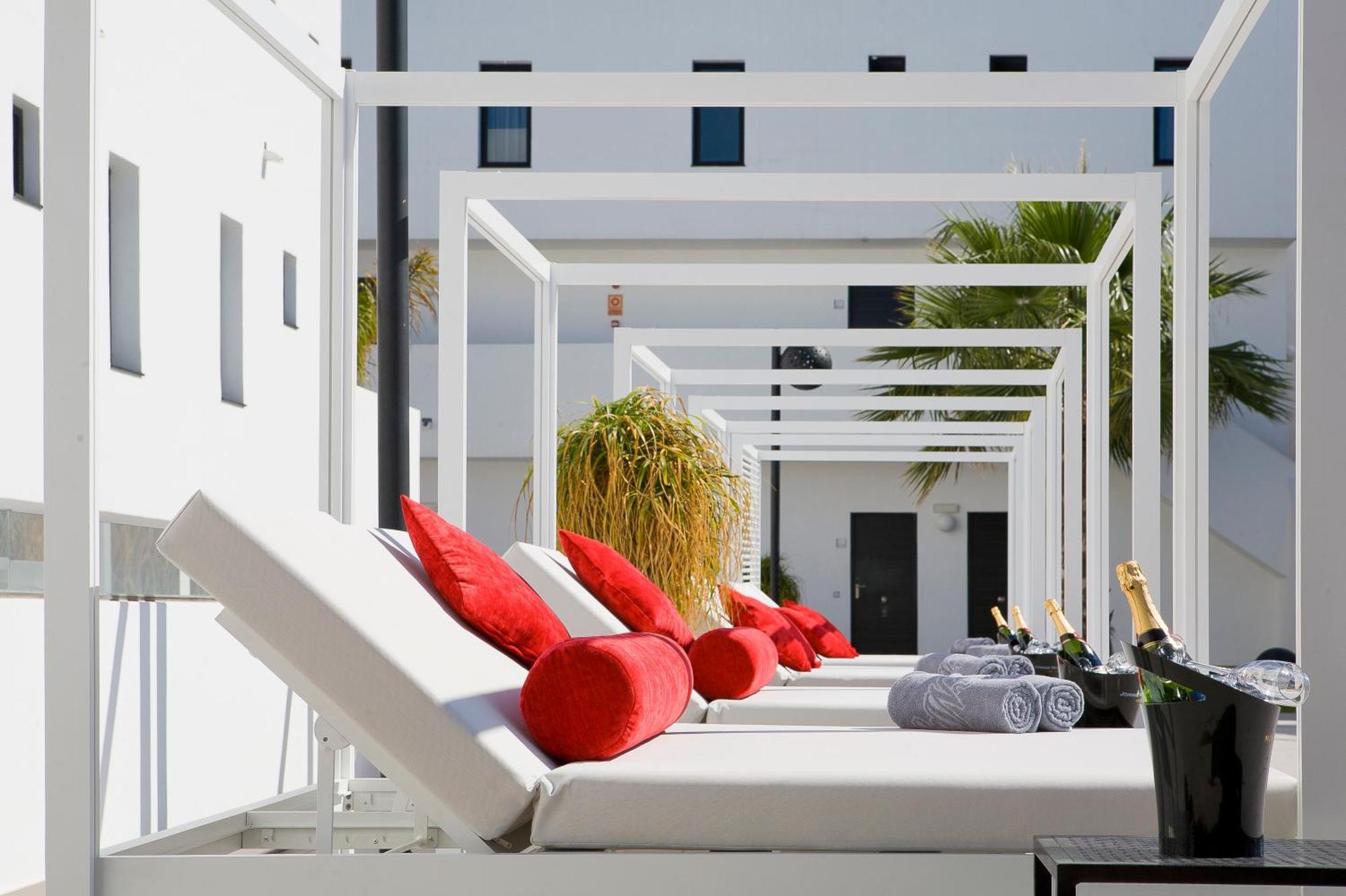 Migjorn Ibiza Suites & Spa Playa d'en Bossa Exteriör bild